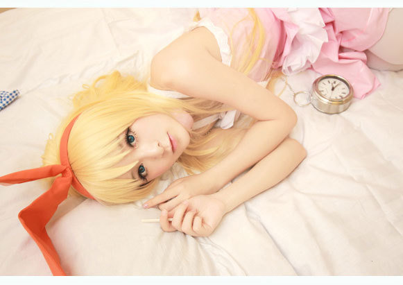 白丝袜吐舌头萌哭了！徐娇COS麻将少女