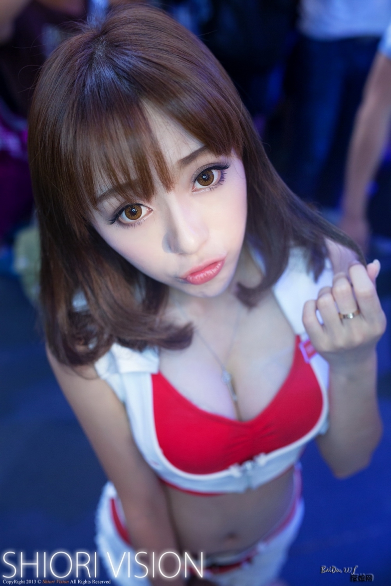 22020747p7uauu4wbh858z