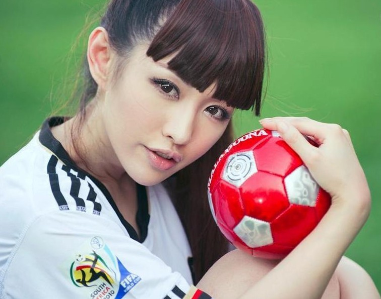 有兴趣打一场友谊赛吗？---王婉珈